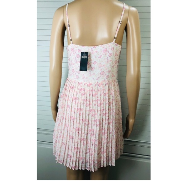 NWT Hollister Spaghetti Strap Pleated Floral Dress - Picture 4 of 6